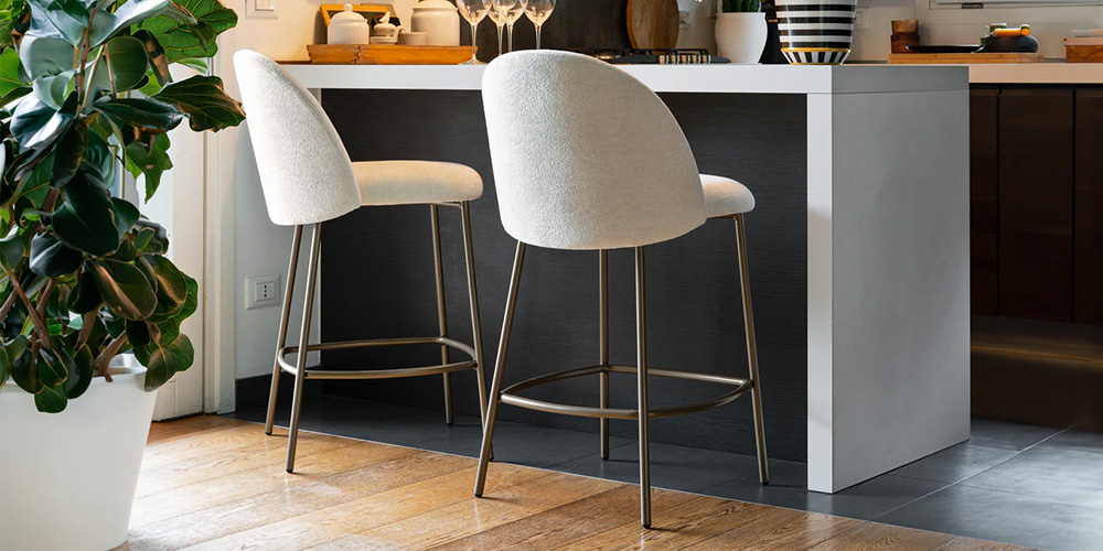 metal and polypropylene stools